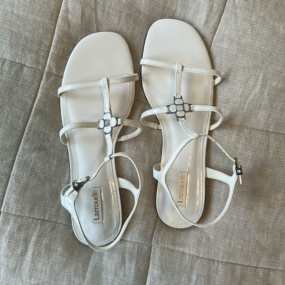 Larroude Hana flat In white patent leather